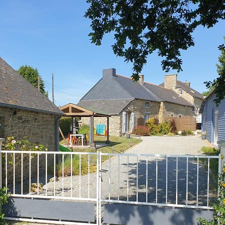 Charming Traditional 2-Bed Cottage Near Plémet Екстериор снимка