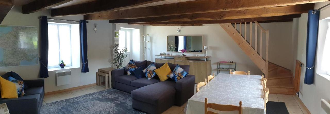 Charming Traditional 2-Bed Cottage Near Plémet Екстериор снимка