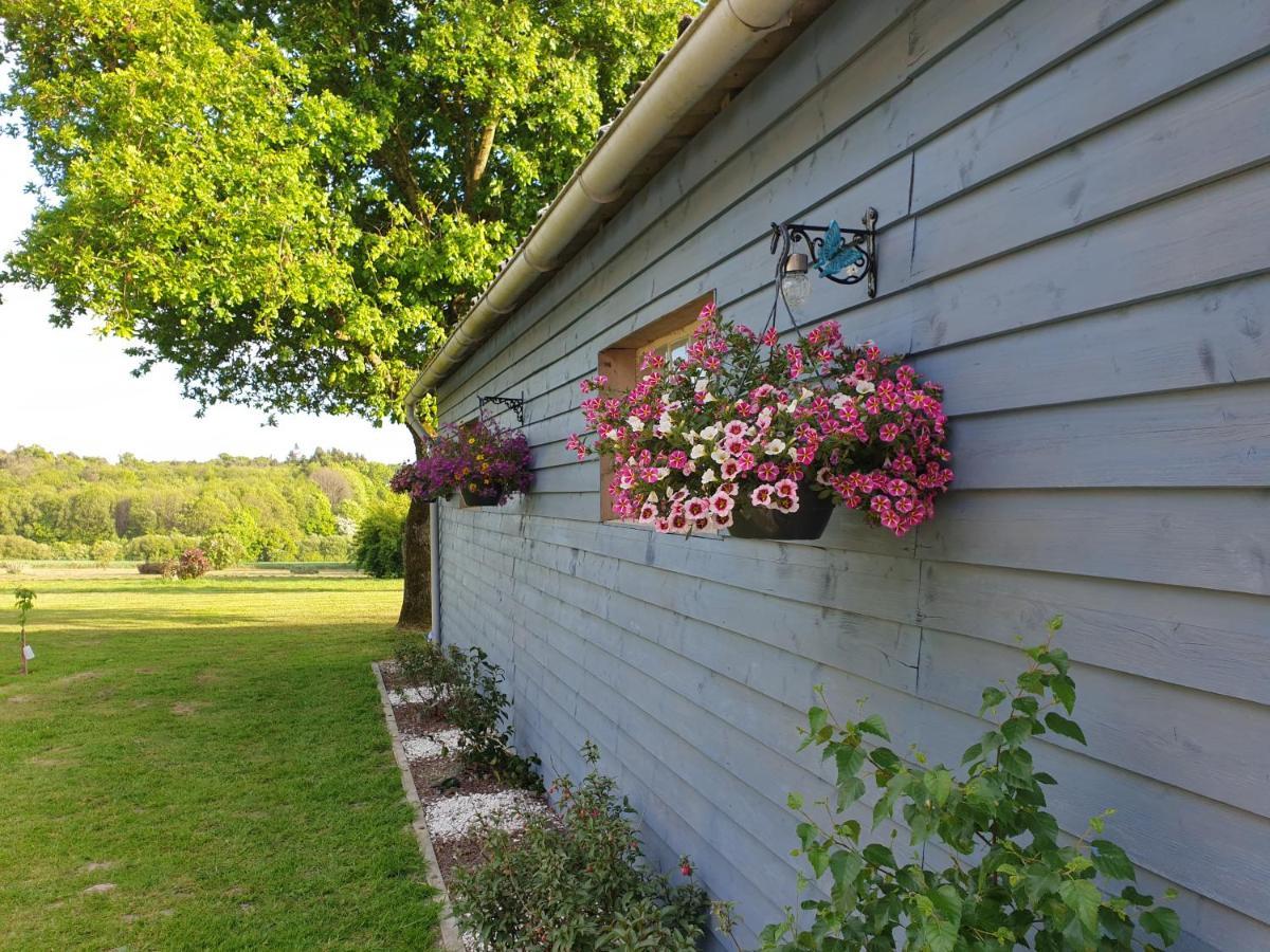 Charming Traditional 2-Bed Cottage Near Plémet Екстериор снимка