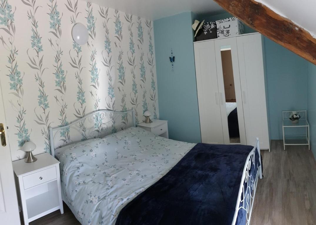Charming Traditional 2-Bed Cottage Near Plémet Екстериор снимка