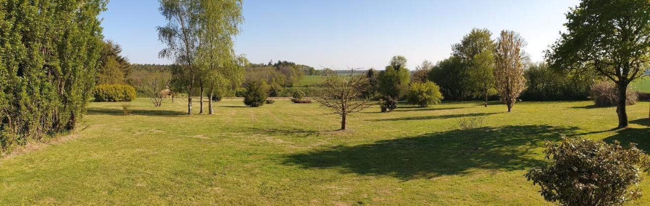 Charming Traditional 2-Bed Cottage Near Plémet Екстериор снимка