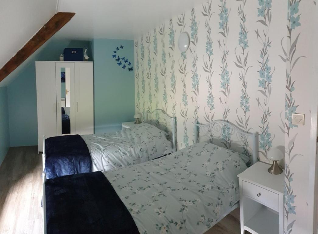 Charming Traditional 2-Bed Cottage Near Plémet Екстериор снимка