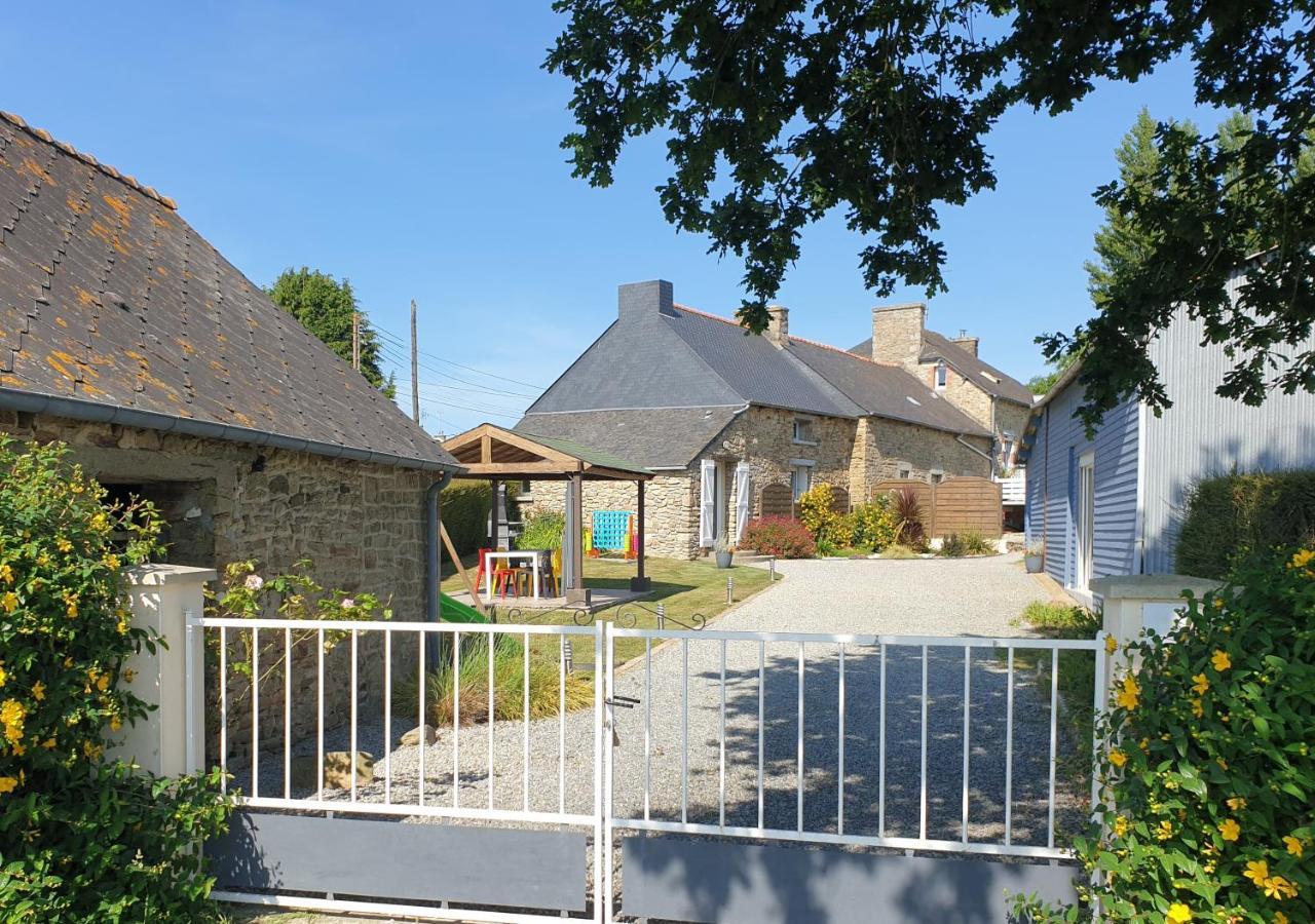 Charming Traditional 2-Bed Cottage Near Plémet Екстериор снимка